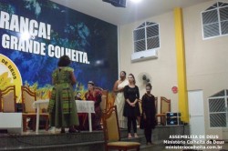 Peça da Companhia de Teatro Jeová Nissi na Colheita