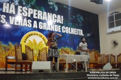Peça da Companhia de Teatro Jeová Nissi na Colheita